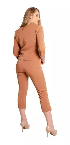123940 - QUEIMA DE ESTOQUE. Conjunto Blazer ¾ C/forro, Calça Cigarrete Tecido Gabardine.